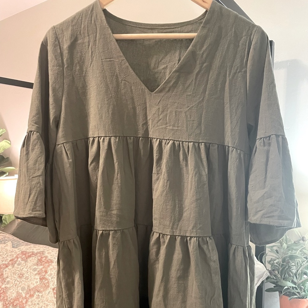 Linen shift dress. Size small. Bohemian ruffle, knee length